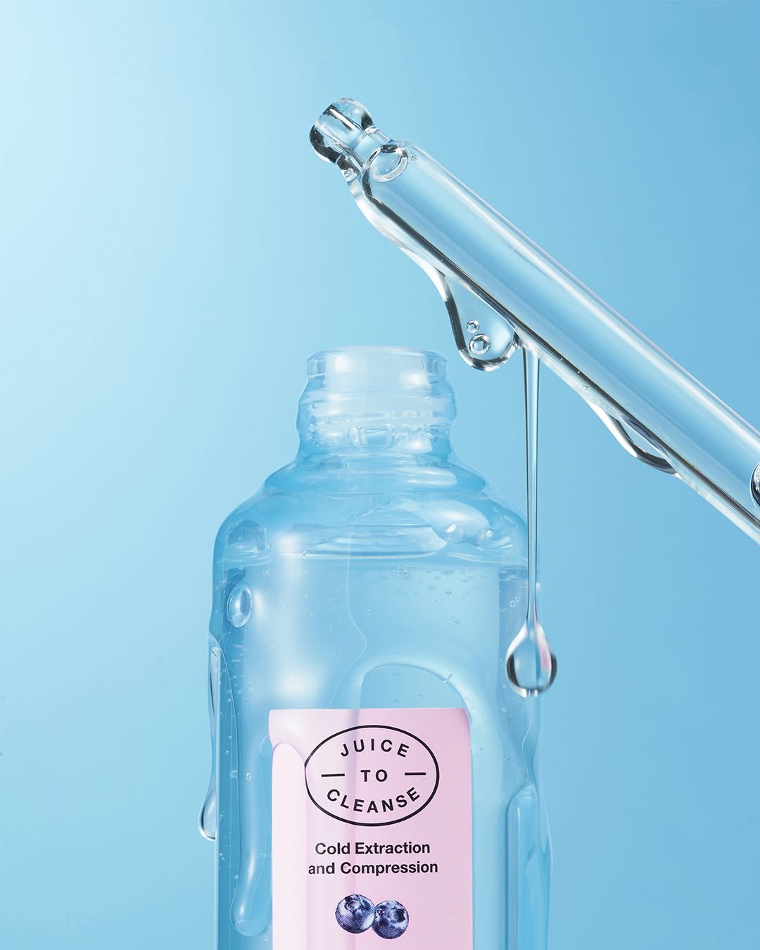 Photo shared by marie claire korea 마리끌레르 on January 15, 2026 tagging @juicetocleanse_official. May be an image of water filter, bottle, water bottle, sparkling water, juice, body of water and text that says 'C 10 M n'.