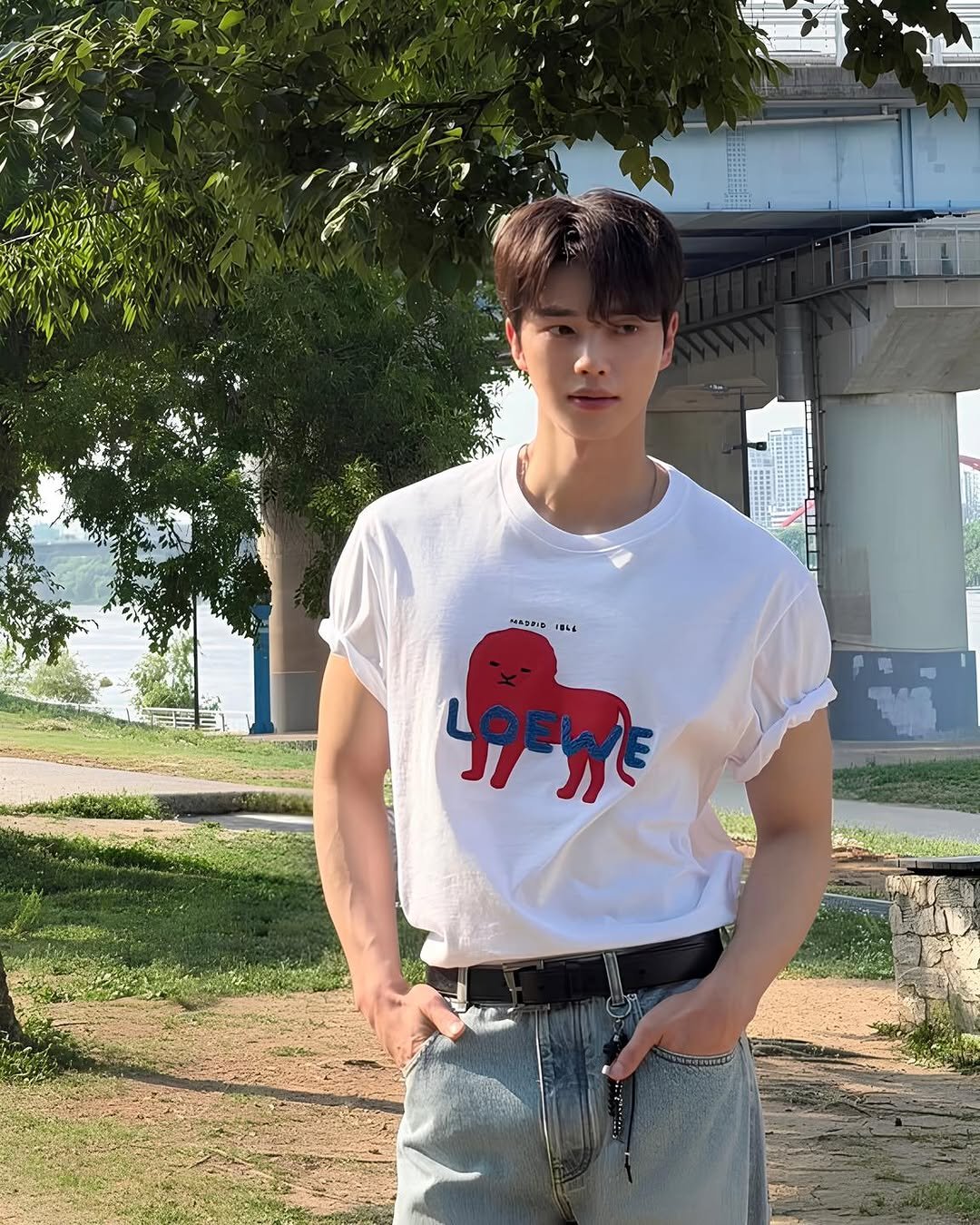 marieclairekorea 게시물 이미지: #광고 창립 180주년을 맞은 로에베(@loewe)를 기념해 배우...