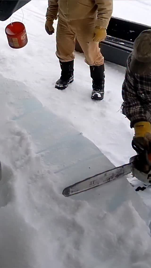 markxhogben 게시물 이미지: Promising ice ice harvest #minecraft #iceharvest