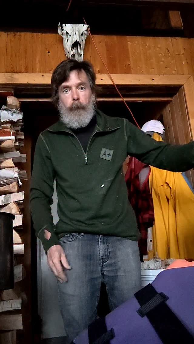 markxhogben 게시물 이미지: Lifejacket canoe dog and I am going for a...