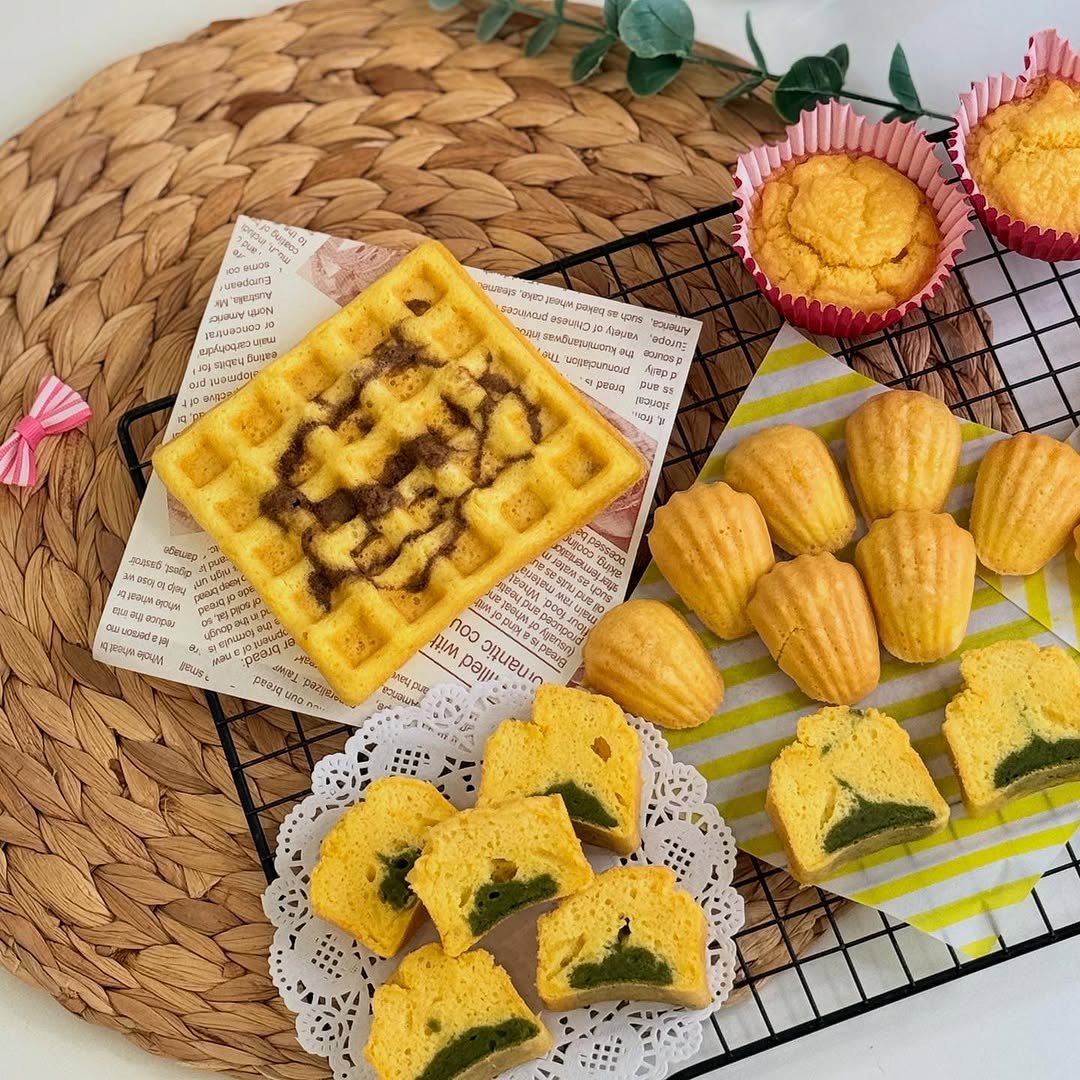 Photo by 애견수제간식/강아지수제간식/펫푸드/마롱가든 in 송파구 석촌동. May be an image of coconut macaroon, chiffon cake, turnover, muffin, cornbread and text.