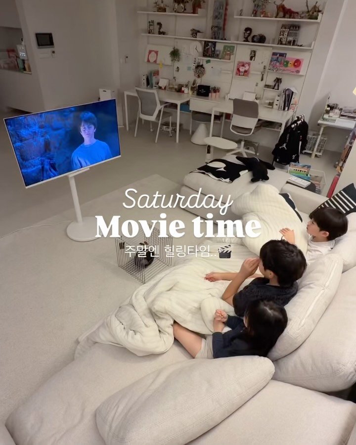 married_rim 게시물 이미지: 실사용 1년차,
이동식티비가 좋은 이유는
내가 원하는 방향, 공간에서 볼수 있다는...