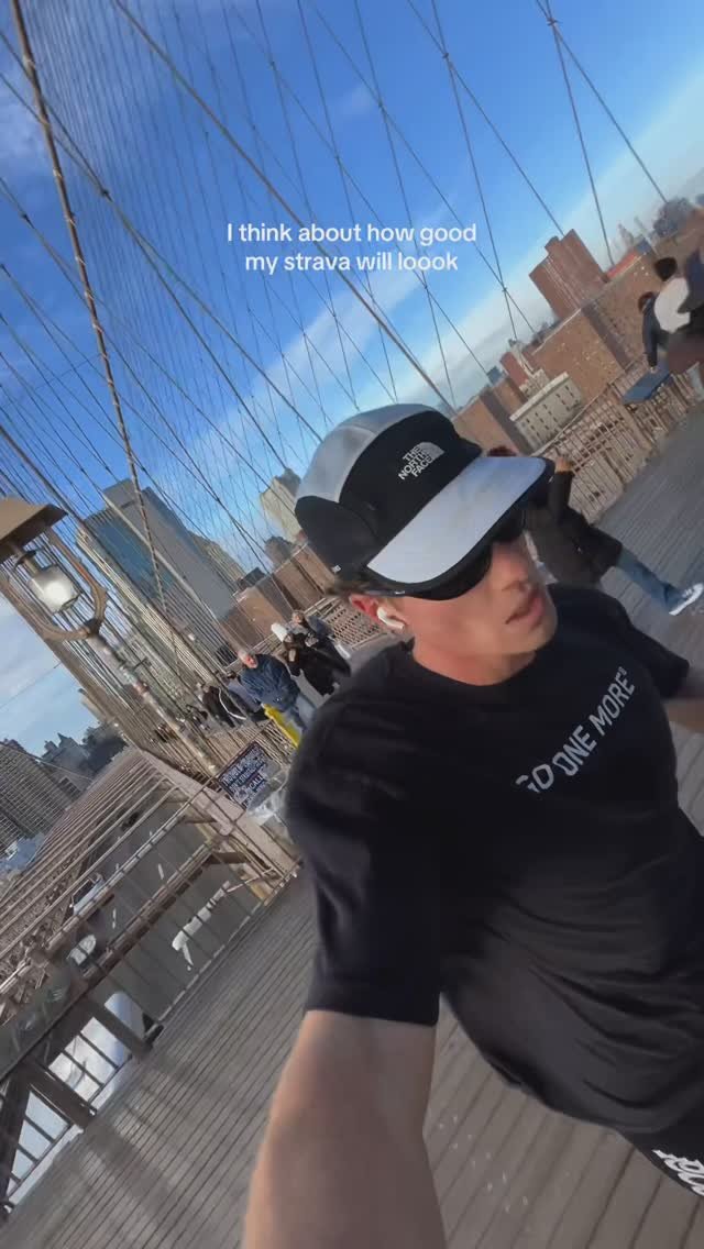 martinmichael_ 게시물 이미지: I can’t be the only one 🫡 

#running #run...