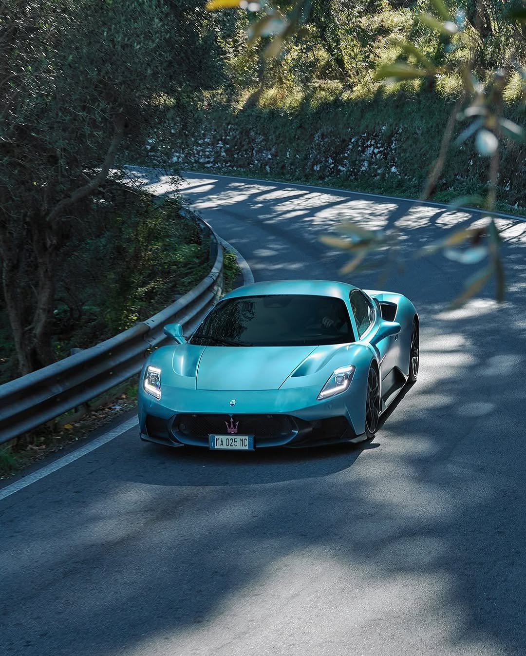 Photo shared by Maserati on November 30, 2025 tagging @andreapirillo.22. May be an image of wheel, race car, roadster, road and text that says '0회A025MC MA025MC กวด'.