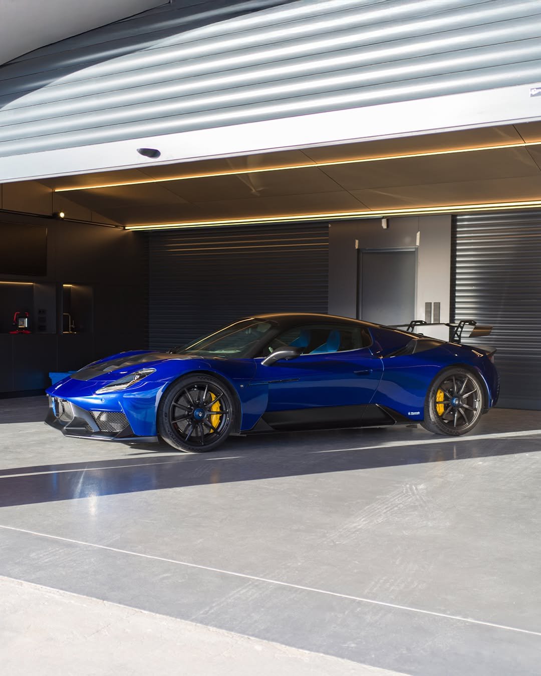 Photo by Maserati Japan | マセラティ ジャパン on April 28, 2026. May be an image of wheel, race car, roadster and text.