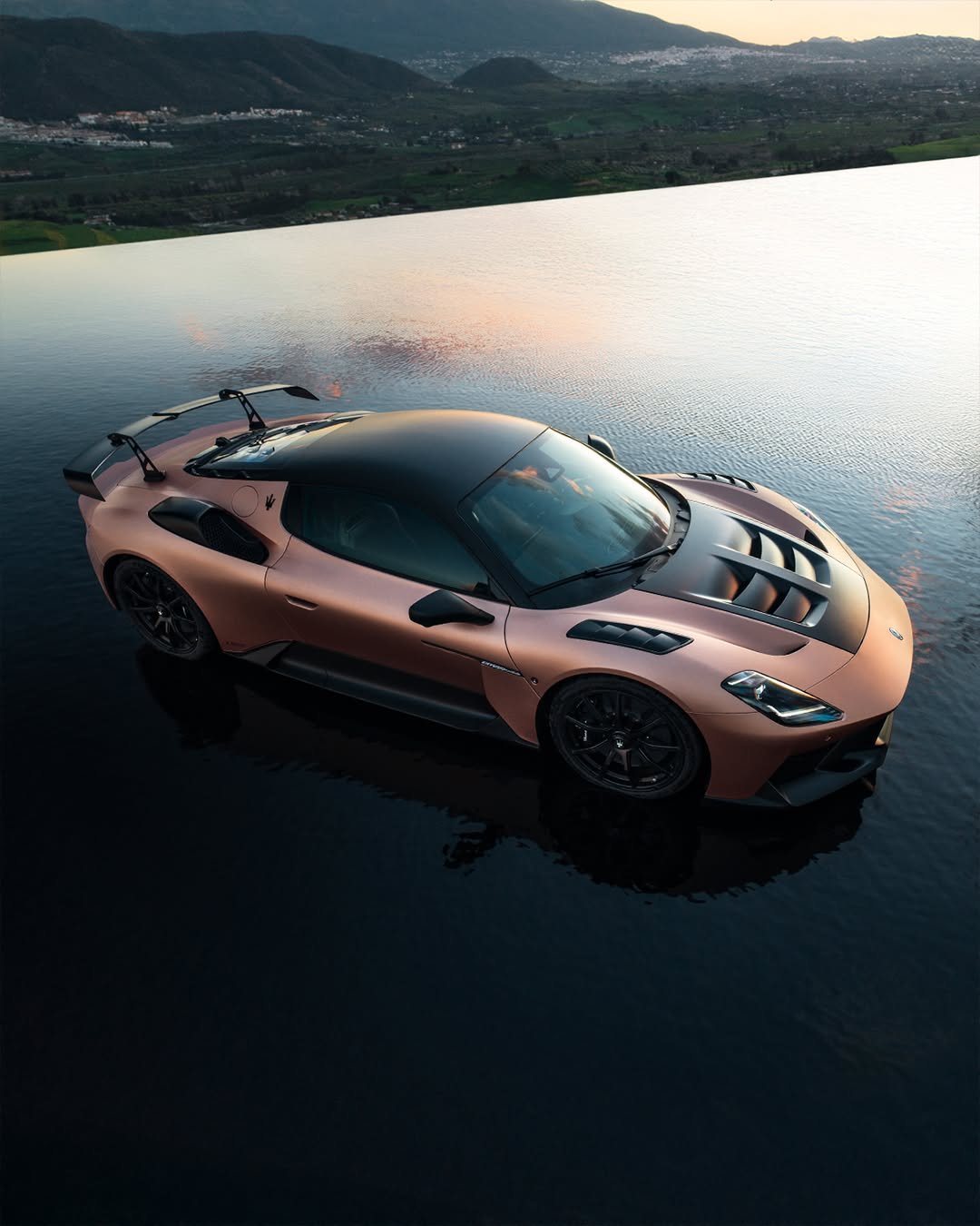 Photo by Maserati Japan | マセラティ ジャパン on December 29, 2025. May be an image of wheel, race car, roadster and text.