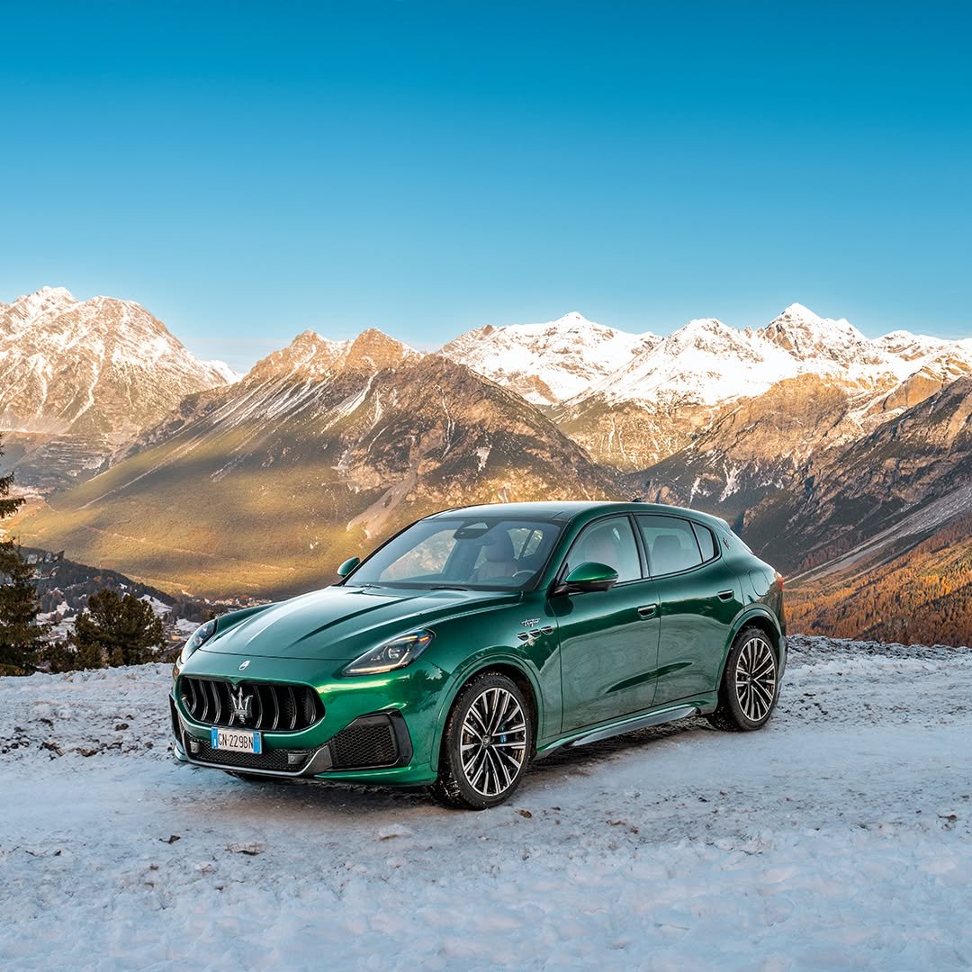 Photo by Maserati Japan | マセラティ ジャパン on January 07, 2026. May be an image of sedan, wheel, road and text.