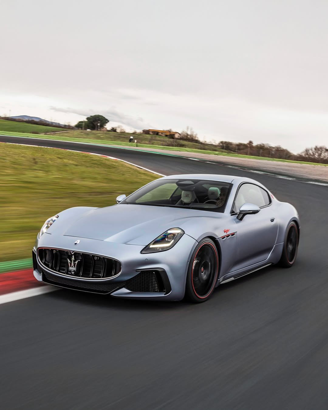 Photo by Maserati Japan | マセラティ ジャパン on February 12, 2026. May be an image of sedan, wheel, road and text.