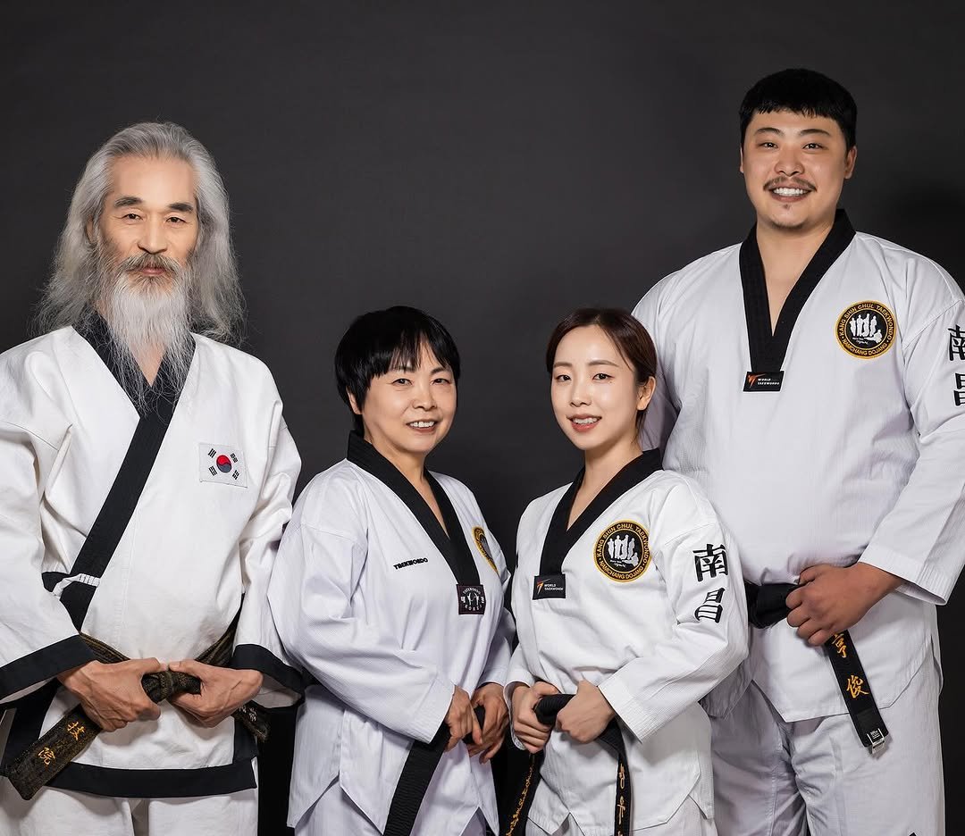 master_yujin 게시물 이미지: 같은 구도, 다른 느낌
.
.
.
#가족 #family