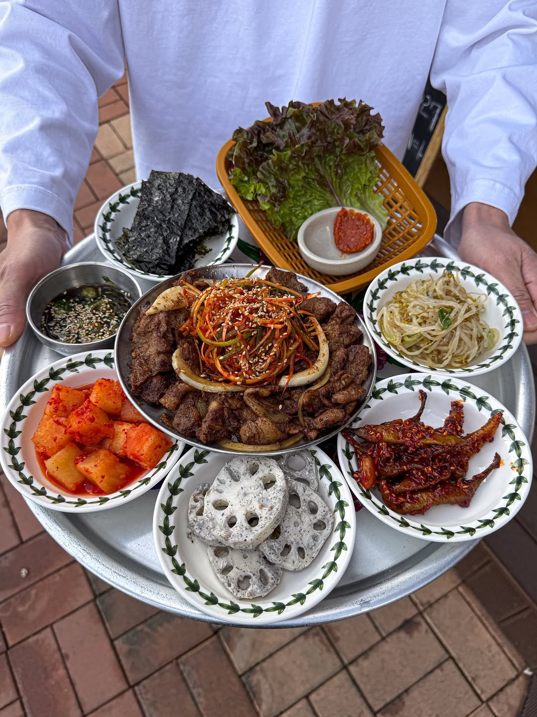 Photo by 맛플래너 | 서울맛집 경기도맛집 부산맛집 제주도맛집 on December 26, 2025. May be an image of noodles, vegetable, Perilla and text.
