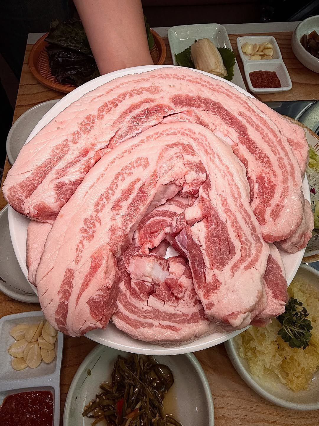 Photo by 맛또리 | 서울맛집 인천맛집 부천맛집 on September 22, 2025. May be an image of beef, pork and text.