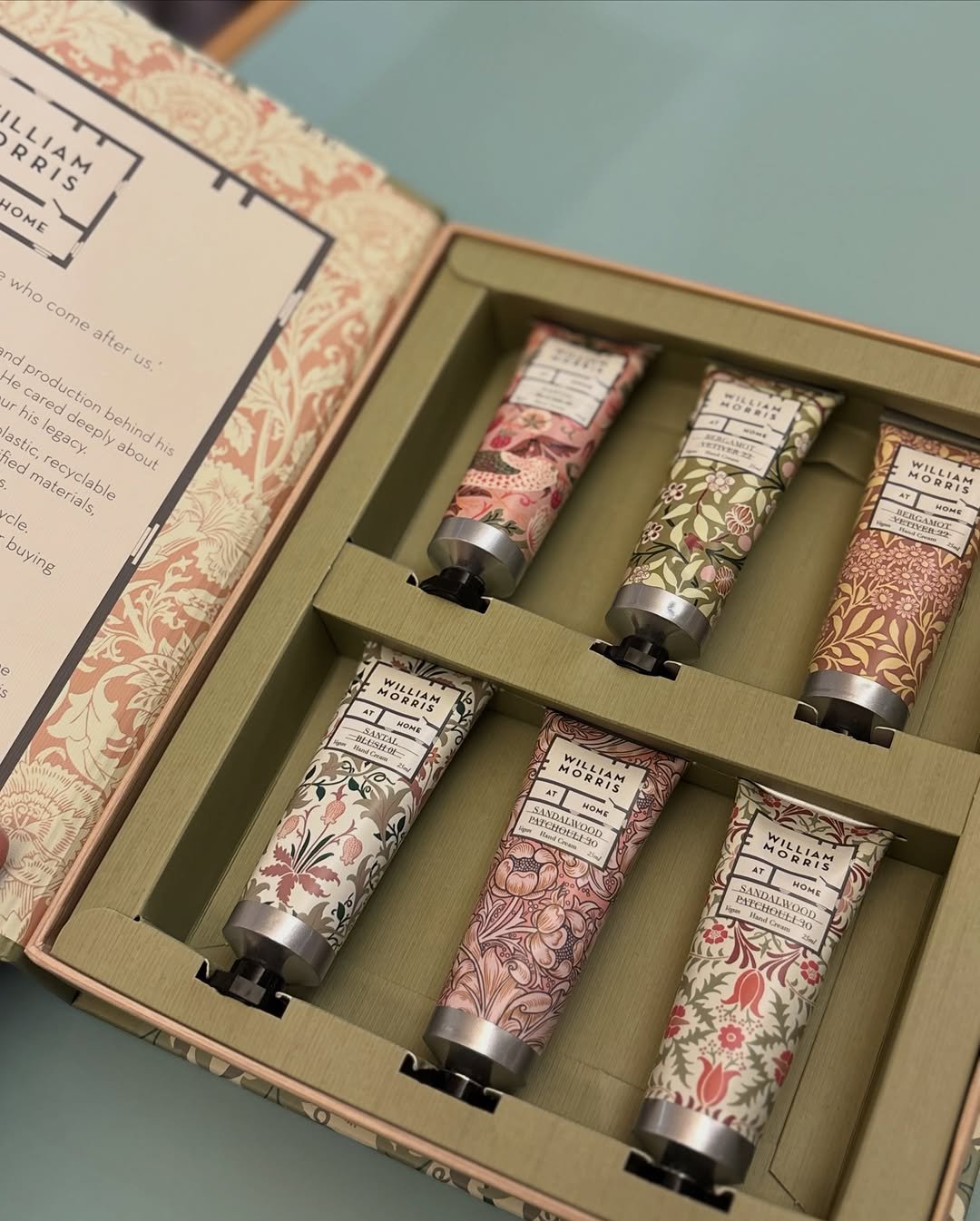 Photo shared by 은지 on December 29, 2025 tagging @williammorris_korea. May be an image of fragrance, hand cream, lotion, cosmetics and text.