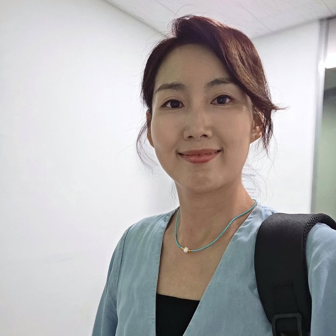 Photo by 소사장소피아 (박혜정) on August 10, 2025. May be a selfie of 1 person, makeup, hair, smiling, necklace, stethoscope and text.