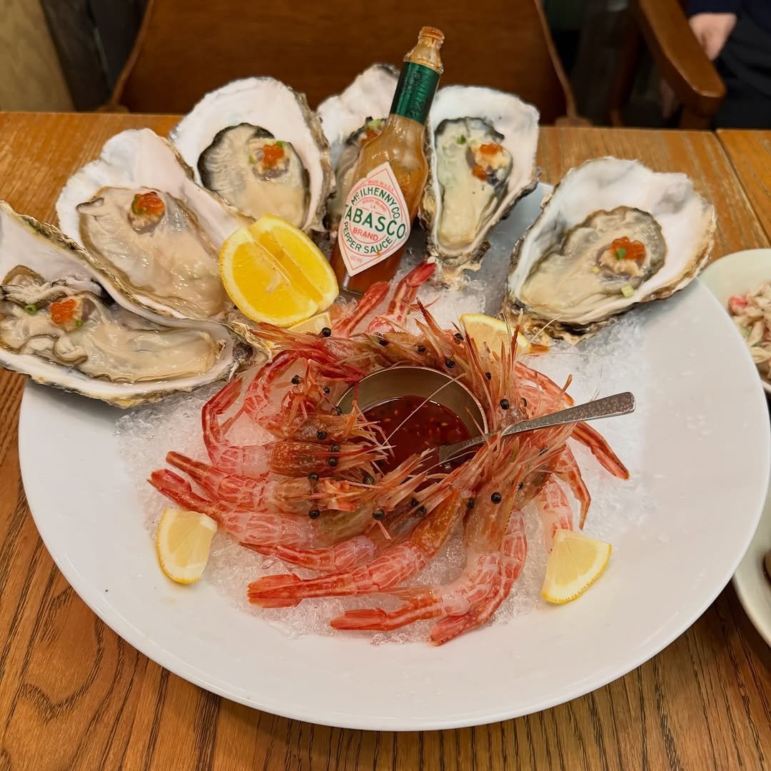 Photo shared by 맛나뇽 on December 14, 2025 tagging @gaengdu_sanho, and @sanho_sinsa. May be an image of shellfish, prawn, oyster and text.