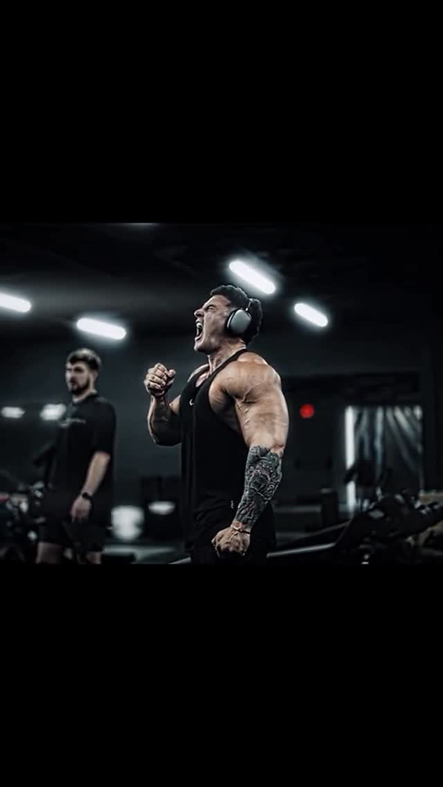 mattgreggo 게시물 이미지: Need more hype on chest day 😤

@tlfapparel •...