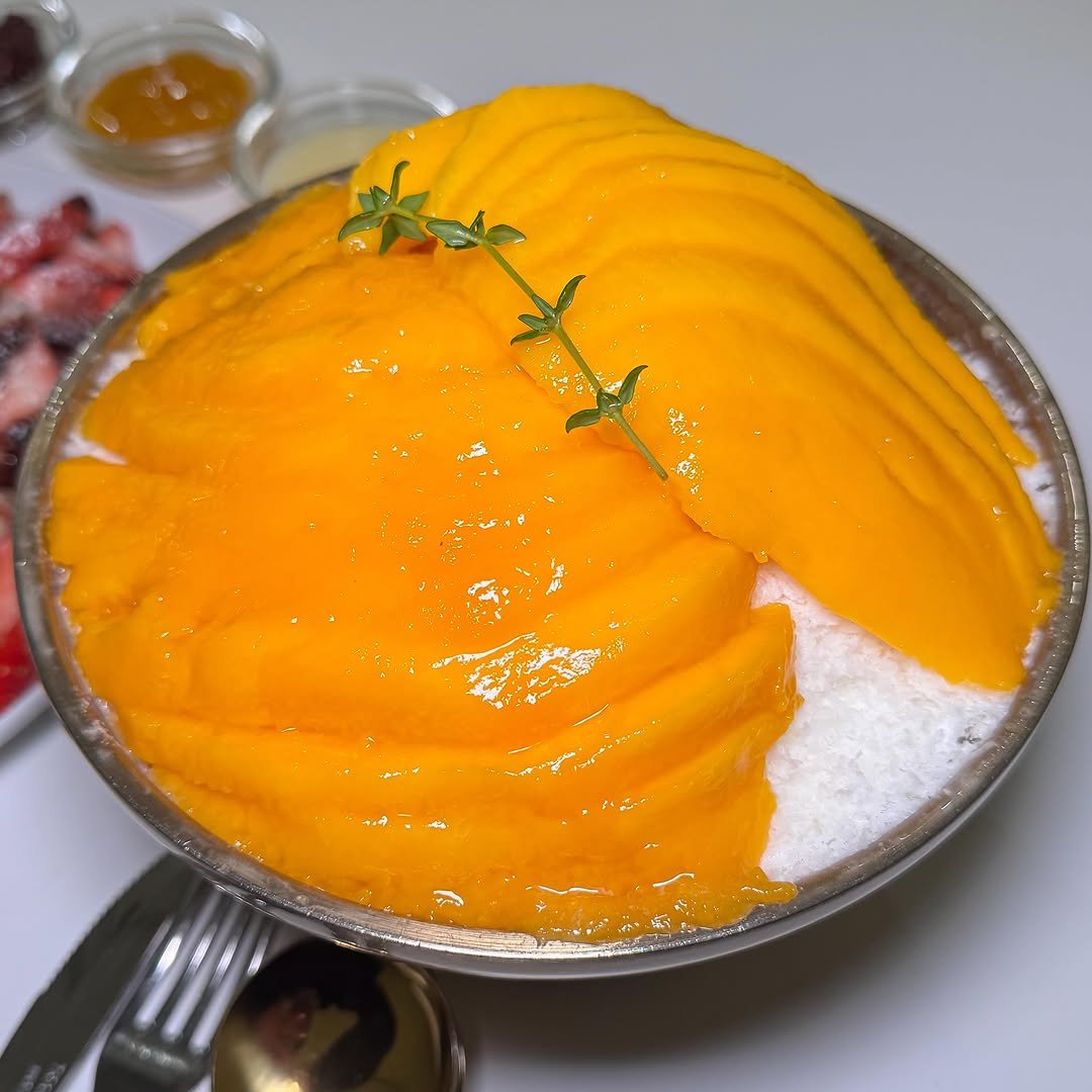 matzip_spoiler_ 게시물 이미지: 더운날 생각나는 생과일 빙수다
답십리 빙수 1티어 #카페하인나 

과일빙수 덕후라면...