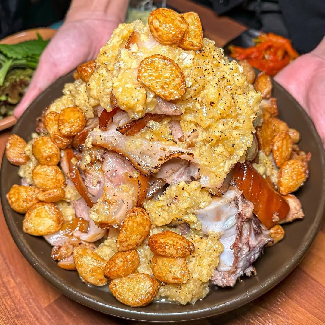 Photo shared by 스포일러 on April 27, 2026 tagging @wondo7988. May be an image of steak, sauce and text.