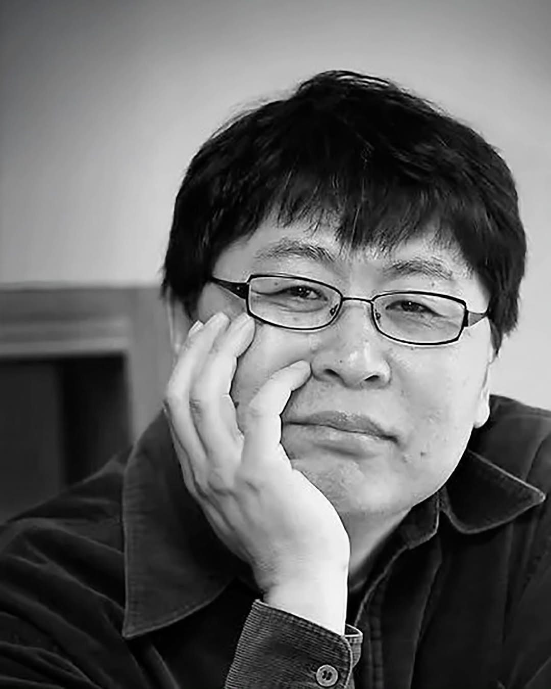 Photo by 마음산책 on December 18, 2025. May be a black-and-white image of one or more people and text.