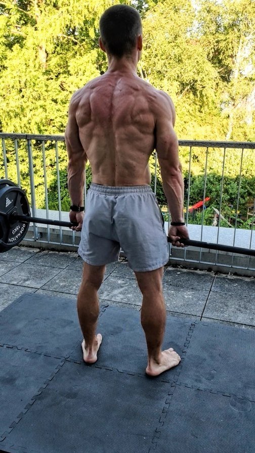 max_true 게시물 이미지: "Home gym" or "Gym is home"?
Anzeige: if you...