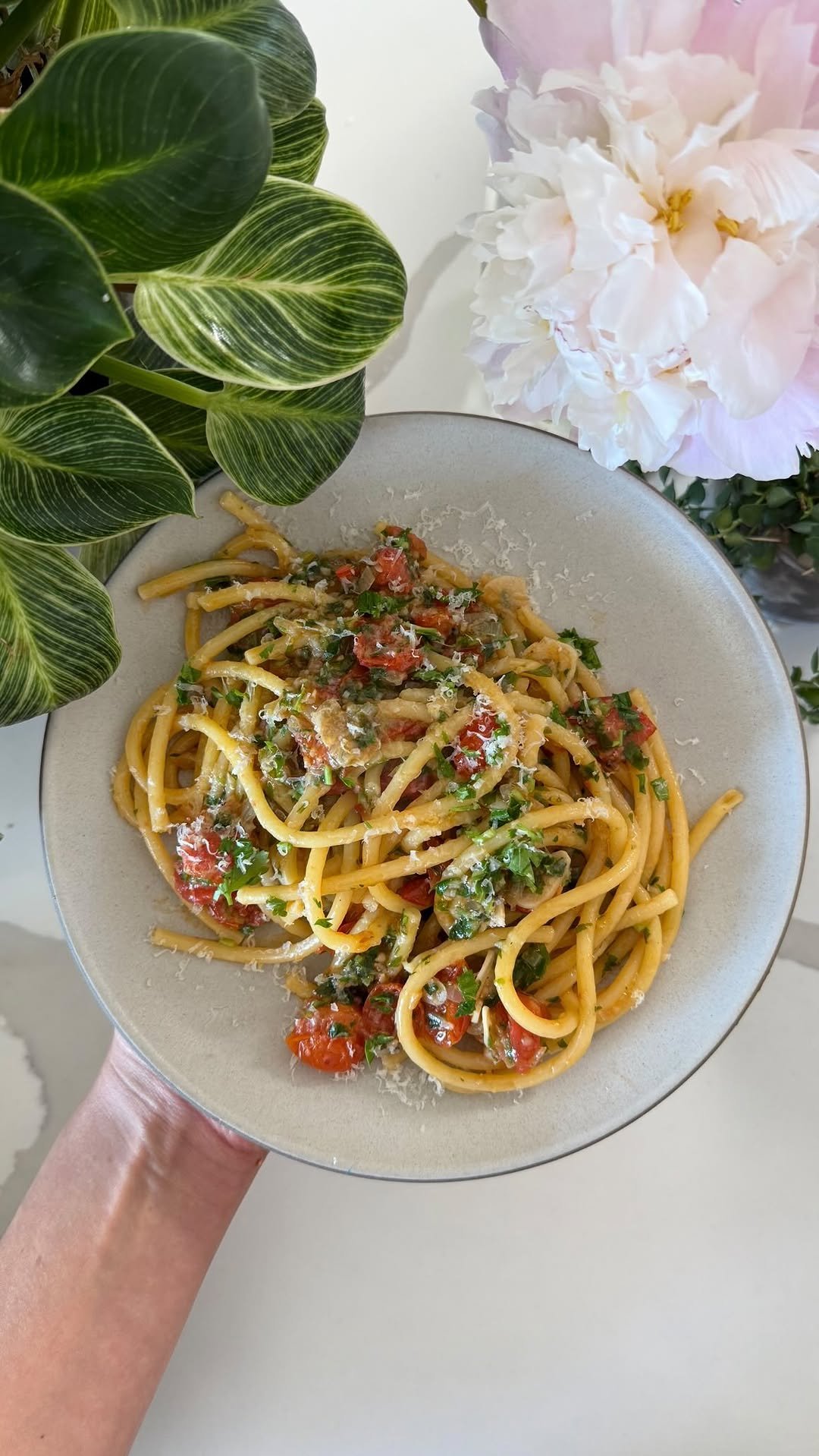 maxiskitchen 게시물 이미지: Summer cherry tomato bucatini✨

My debut...
