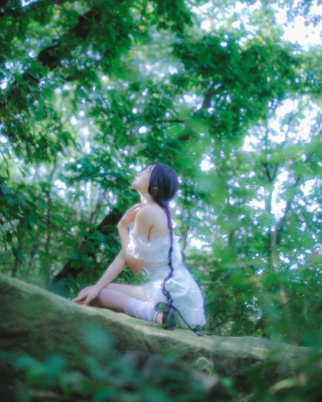 Photo shared by 메이뮤 on July 18, 2025 tagging @jeehoowism, and @may._.mew.