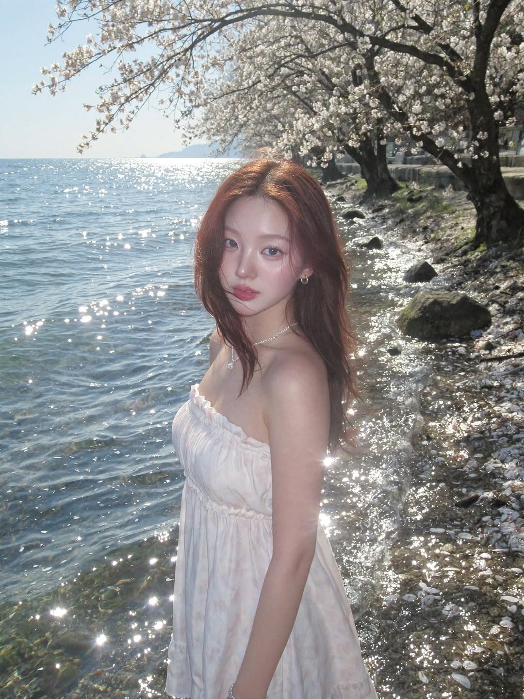 Photo shared by 메이뮤 maymew on April 03, 2026 tagging @gt2001_313, and @may._.mew.art. May be an image of one or more people, hair, outdoors and text.