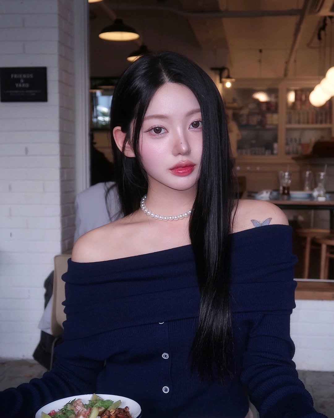 Photo by 메이뮤 maymew on April 28, 2025. May be an image of 1 person, hair and text.