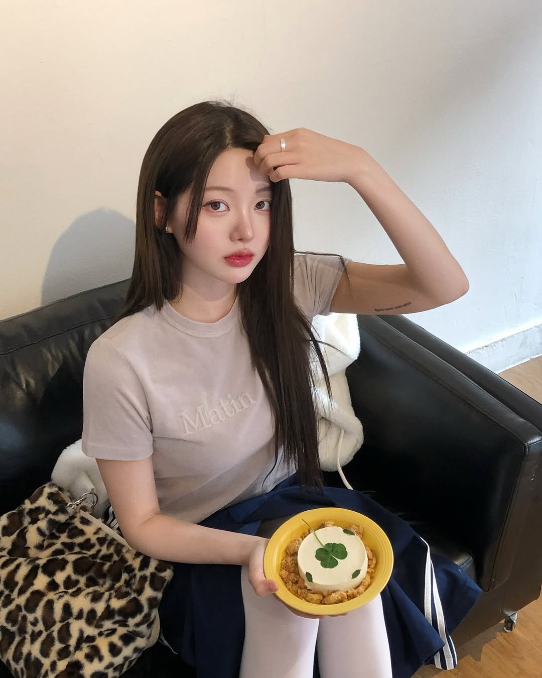 Photo by 메이뮤 maymew on April 05, 2025. May be an image of 1 person, hair, top and text that says 'Matin'.