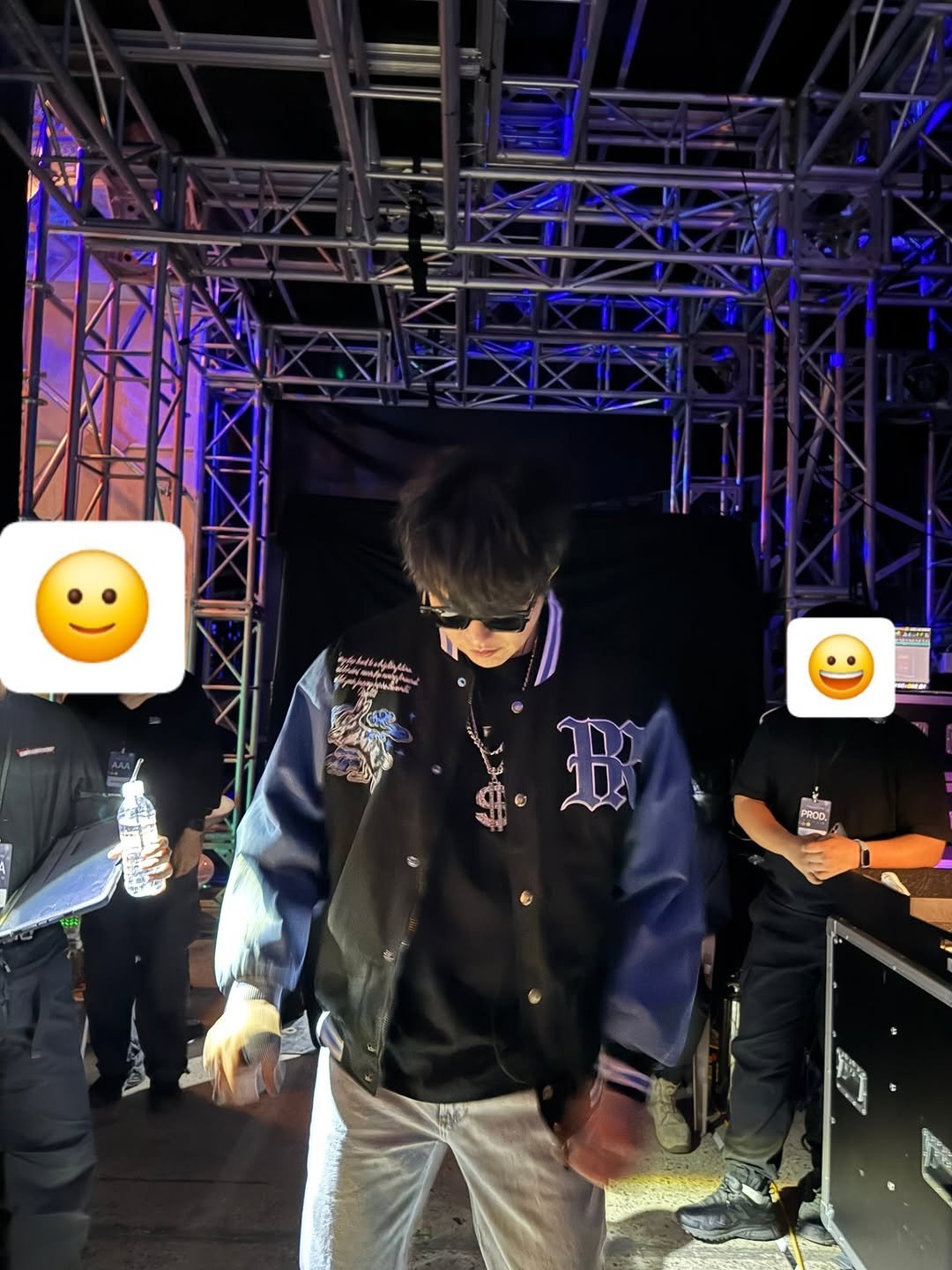 Photo by 성식영 on December 25, 2025. May be an image of one or more people, flight jacket, top, parka and text.