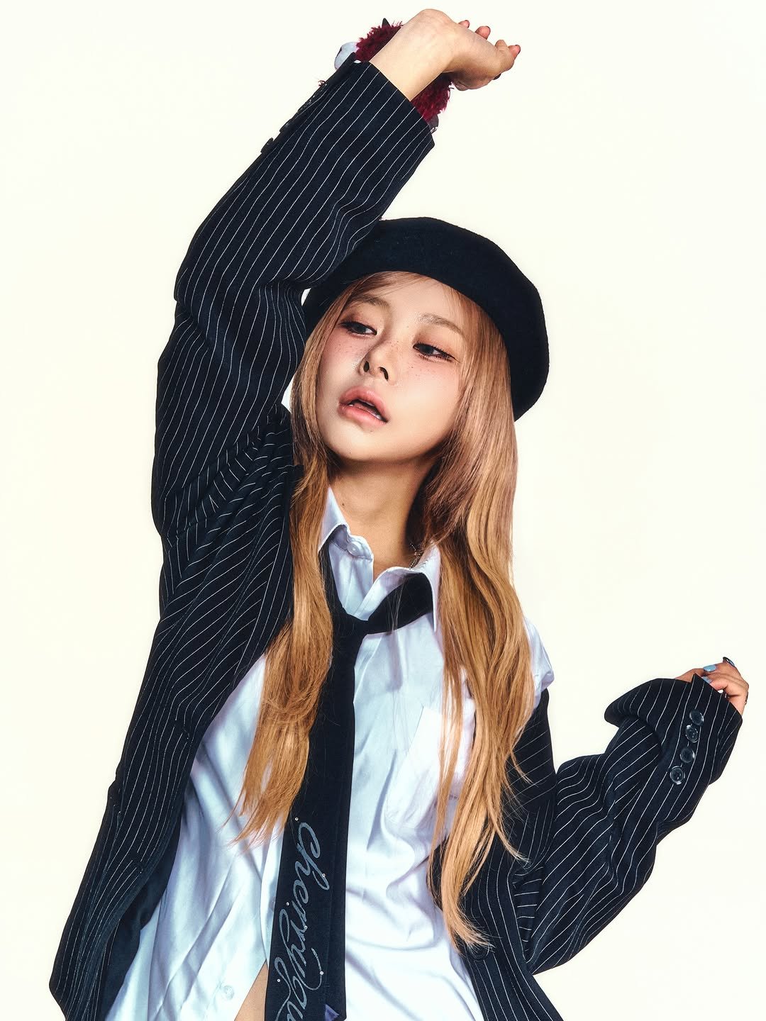 mayv_jinju 게시물 이미지: 이런거 이 시간에 올려도 봐주려나 😳

Photo @hwanfocus
Color...