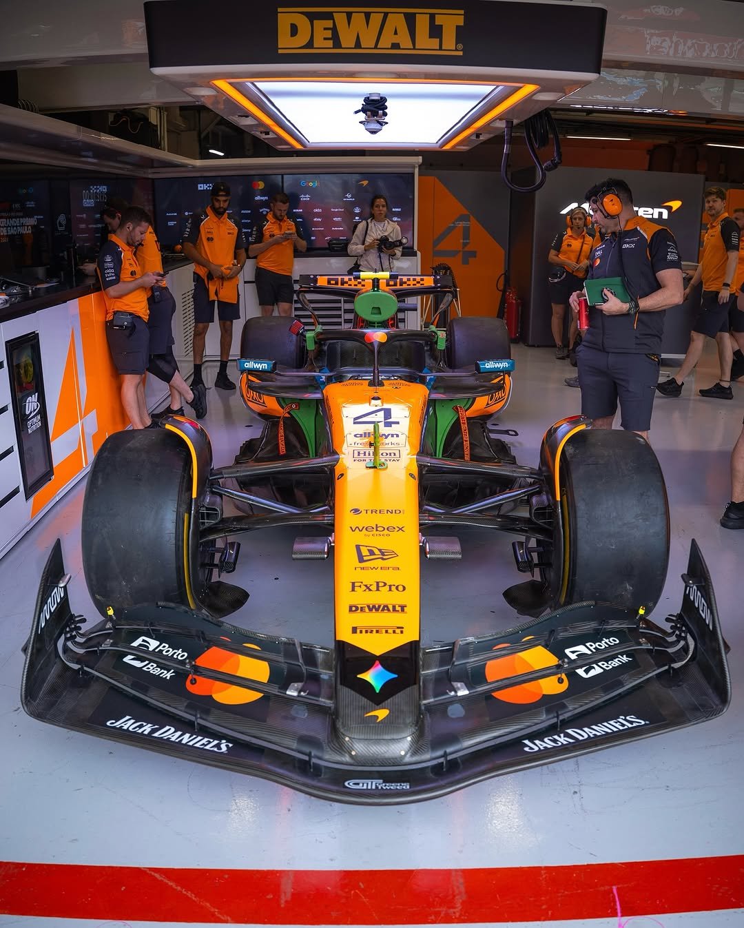 Photo by McLaren on November 06, 2025. May be an image of ‎racing vehicles, race car, auto part and ‎text that says '‎DEWALT ਮੈ en OASL 乾， almm diwyn yuu H BIRENDI KEND webex 그루 FxPro DEWALT ElPorto F A Porto. LuBank Benk FELLI ACK ACKDANIELS DANIFLS FPorto C FParts Bank 0ا ددك హాನ JACKDANTELS DANIEtS JACK‎'‎‎.