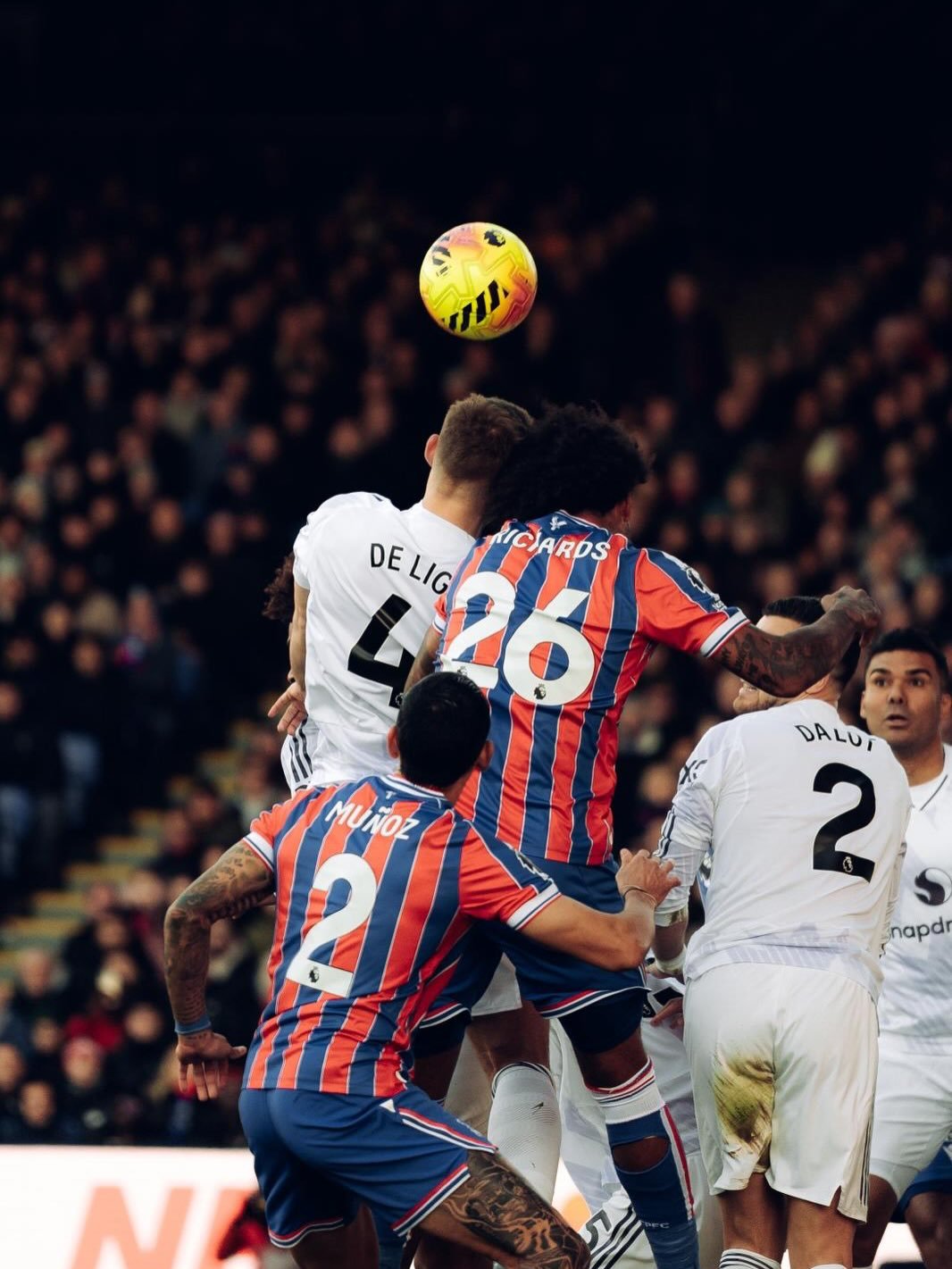 mdeligt_ 게시물 이미지: 12 o’clock, sun in the face, Palace away....
