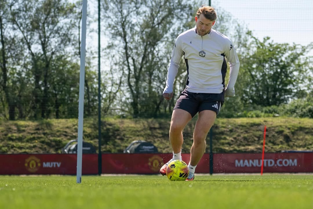 mdeligt_ 게시물 이미지: Working hard, getting closer 💪🏼 @manutd