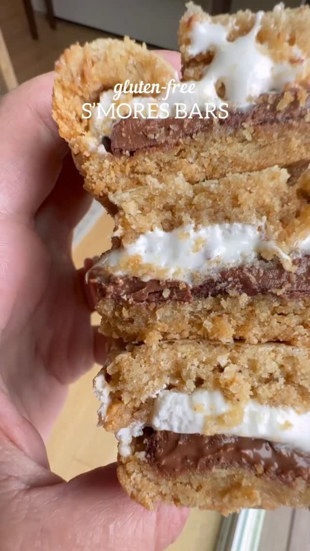 meaningfuleats 게시물 이미지: Gluten-Free S’mores Bars! 🍫 Type “RECIPE” in...