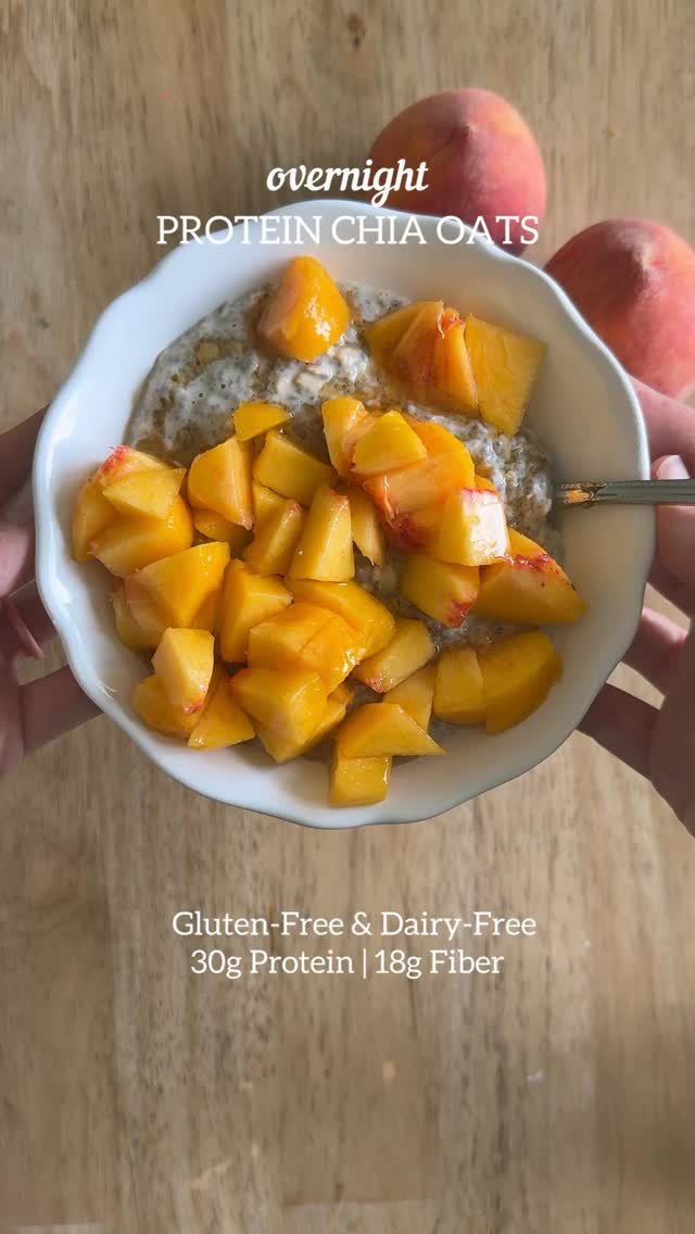 meaningfuleats 게시물 이미지: Overnight Protein Chia Oats!  Type “RECIPE” in...