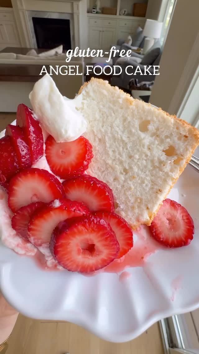 meaningfuleats 게시물 이미지: Gluten-Free Angel Food Cake!  Type “RECIPE” in...