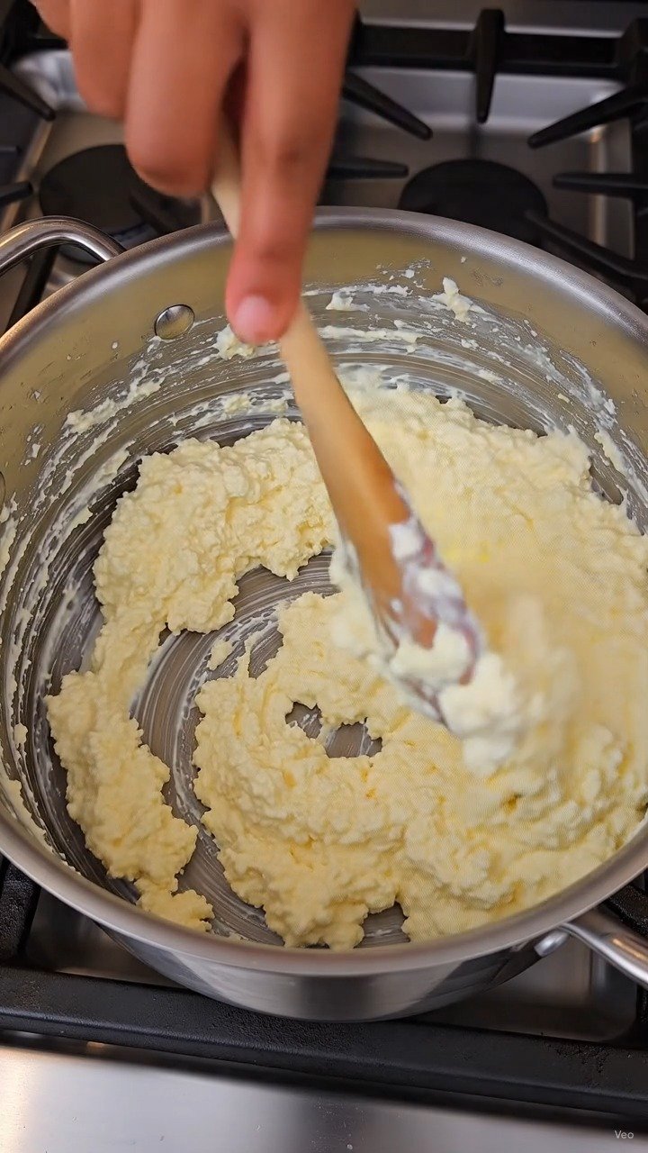 mediterranean_recipes__ 게시물 이미지: Don’t Buy Cheese!
Just add vinegar to milk and...