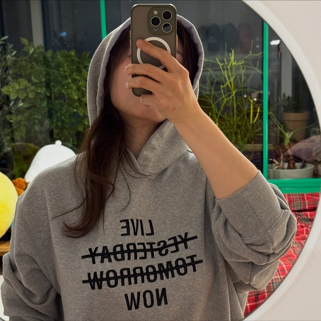 Photo by 서 은아 on February 16, 2026. May be an image of fleece, sweatshirt, parka and text.