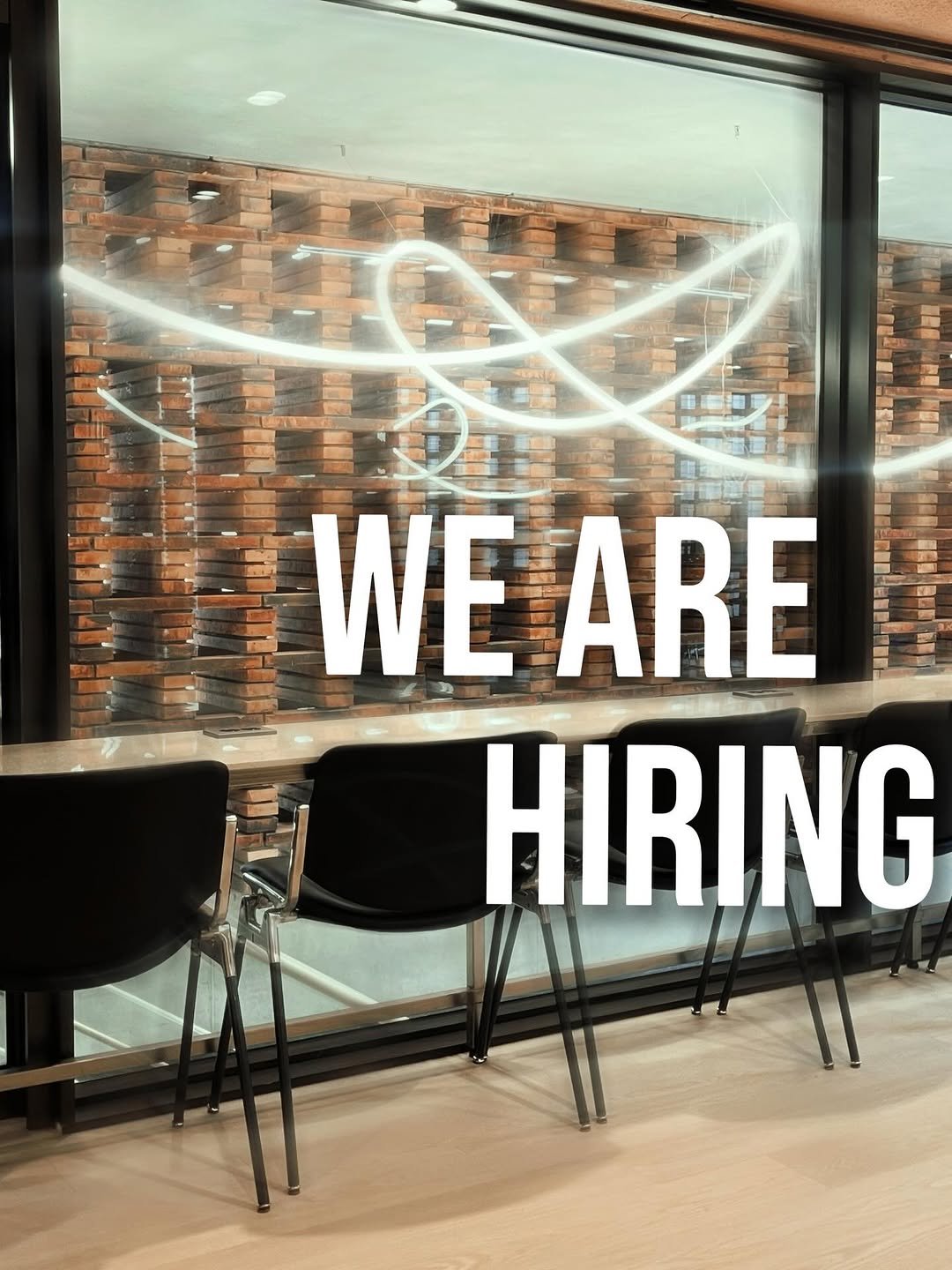 Photo by 맨즈헤어 남자장발 남자짧은머리 컨젝쳐 원장 김준 on December 04, 2025. May be an image of office.