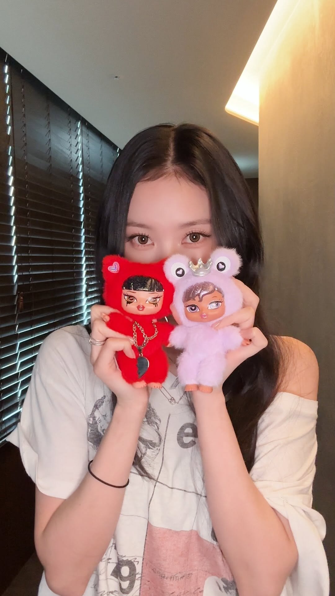 meovv 게시물 이미지: I can only see my Bratziez when I close my...