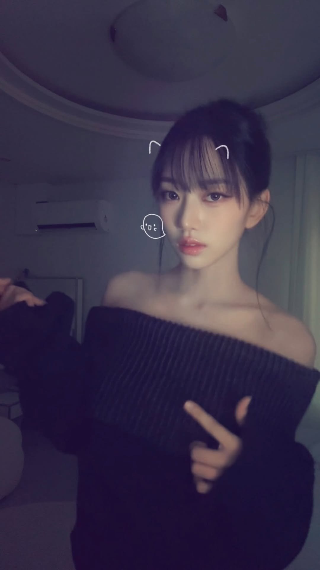 meovv 게시물 이미지: 🐈‍⬛🎸✨

#MEOVV #미야오 #SOOIN #수인
#THEBLACKLABEL