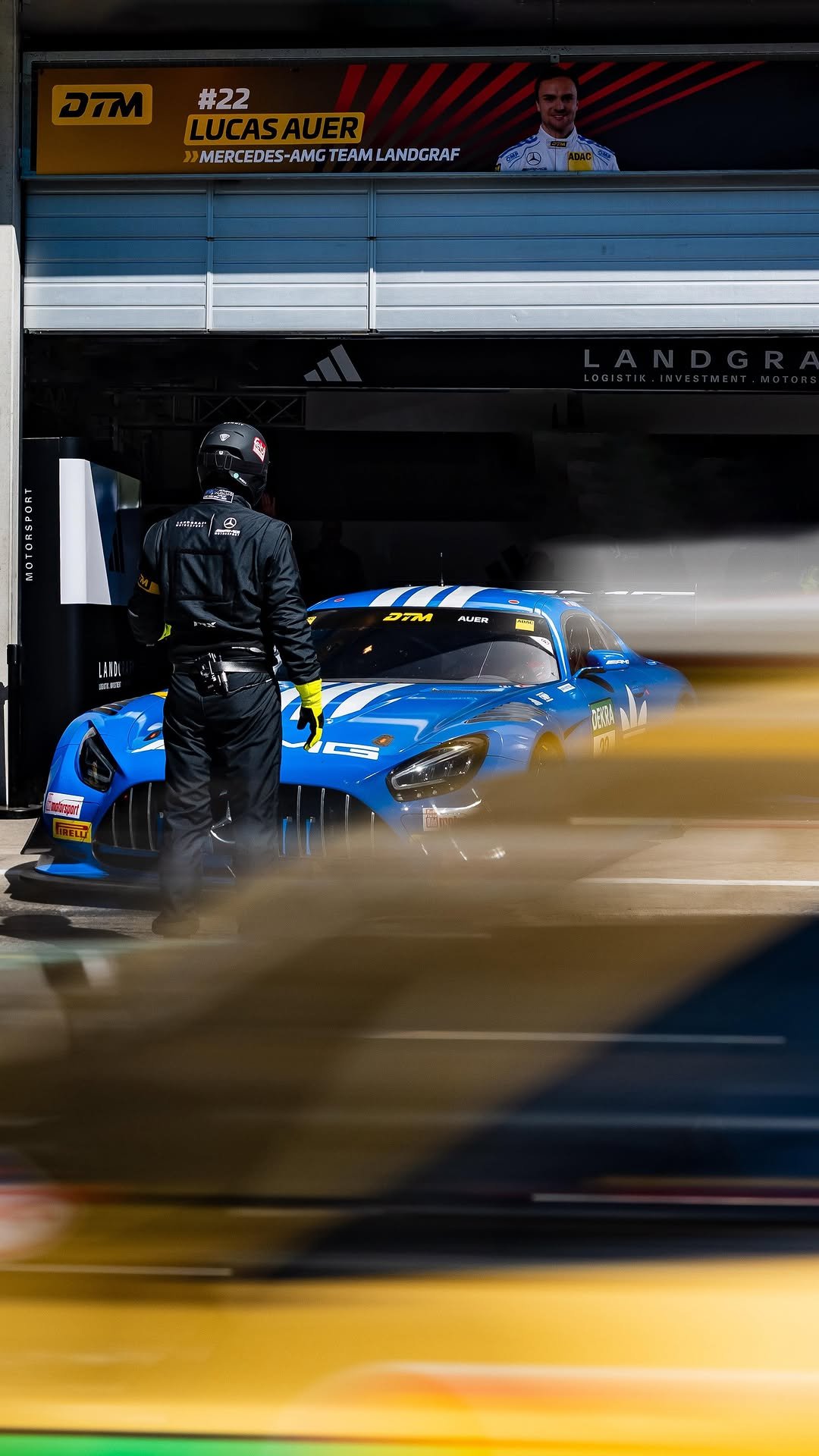 mercedesamg 게시물 이미지: Lids on, visors down, engines running. Race...