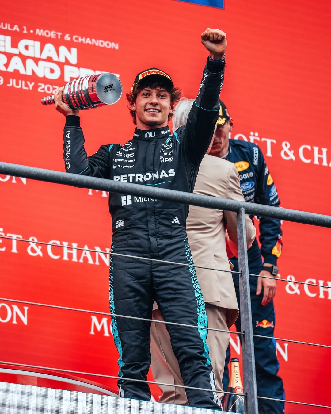 mercedesamg 게시물 이미지: HE’S DONE IT AGAIN! It’s win number SIX for...