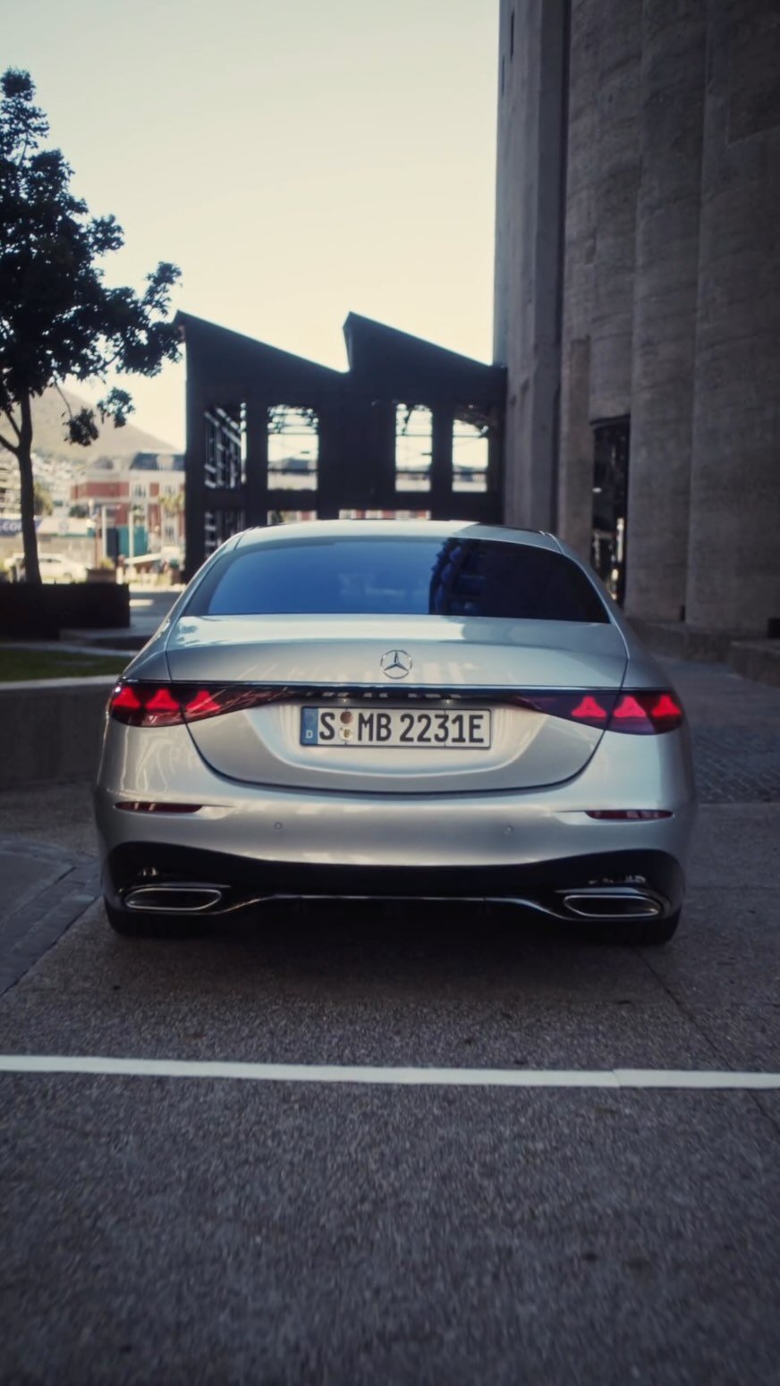 mercedesbenz 게시물 이미지: The new S-Class lets everyone enjoy their...