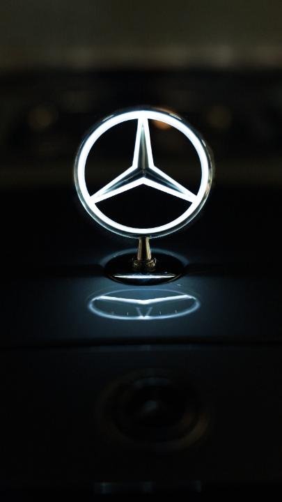 mercedesbenz_de 게시물 이미지: Neu. Und bald live erlebbar. 🤩

#SKlasse #MercedesBenz