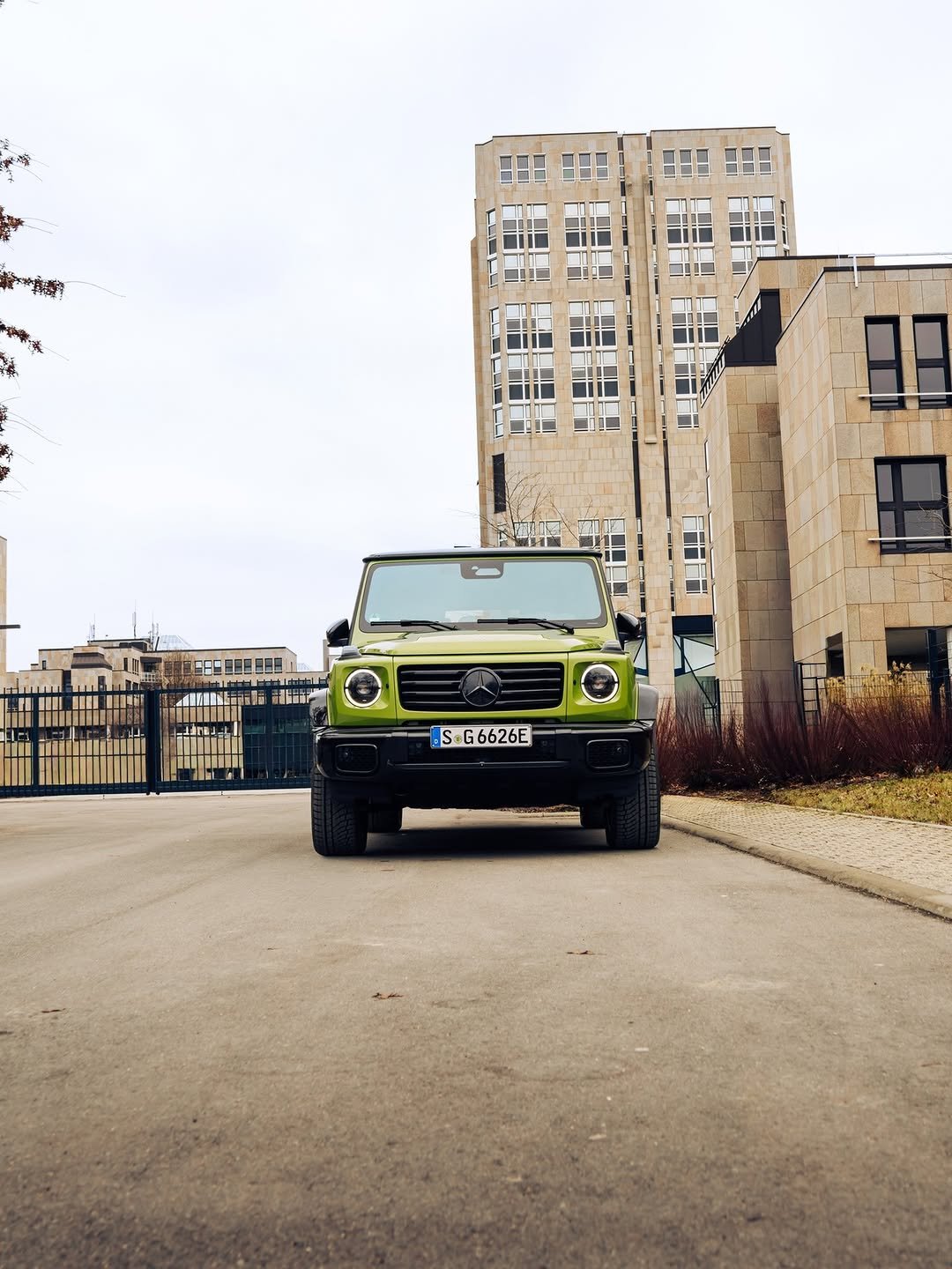 mercedesbenzgclass 게시물 이미지: Citrusgreen metallic – a distinctive,...
