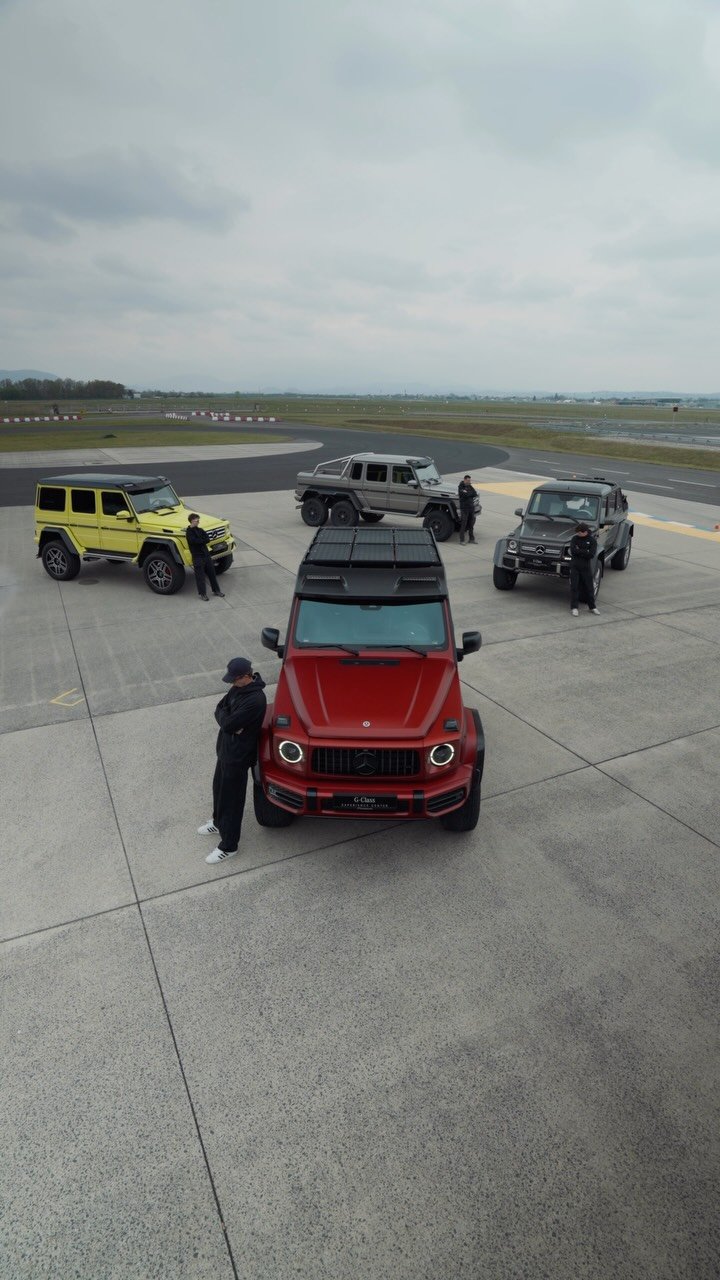 mercedesbenzgclass 게시물 이미지: Everyone needs a strong shoulder to lean on...