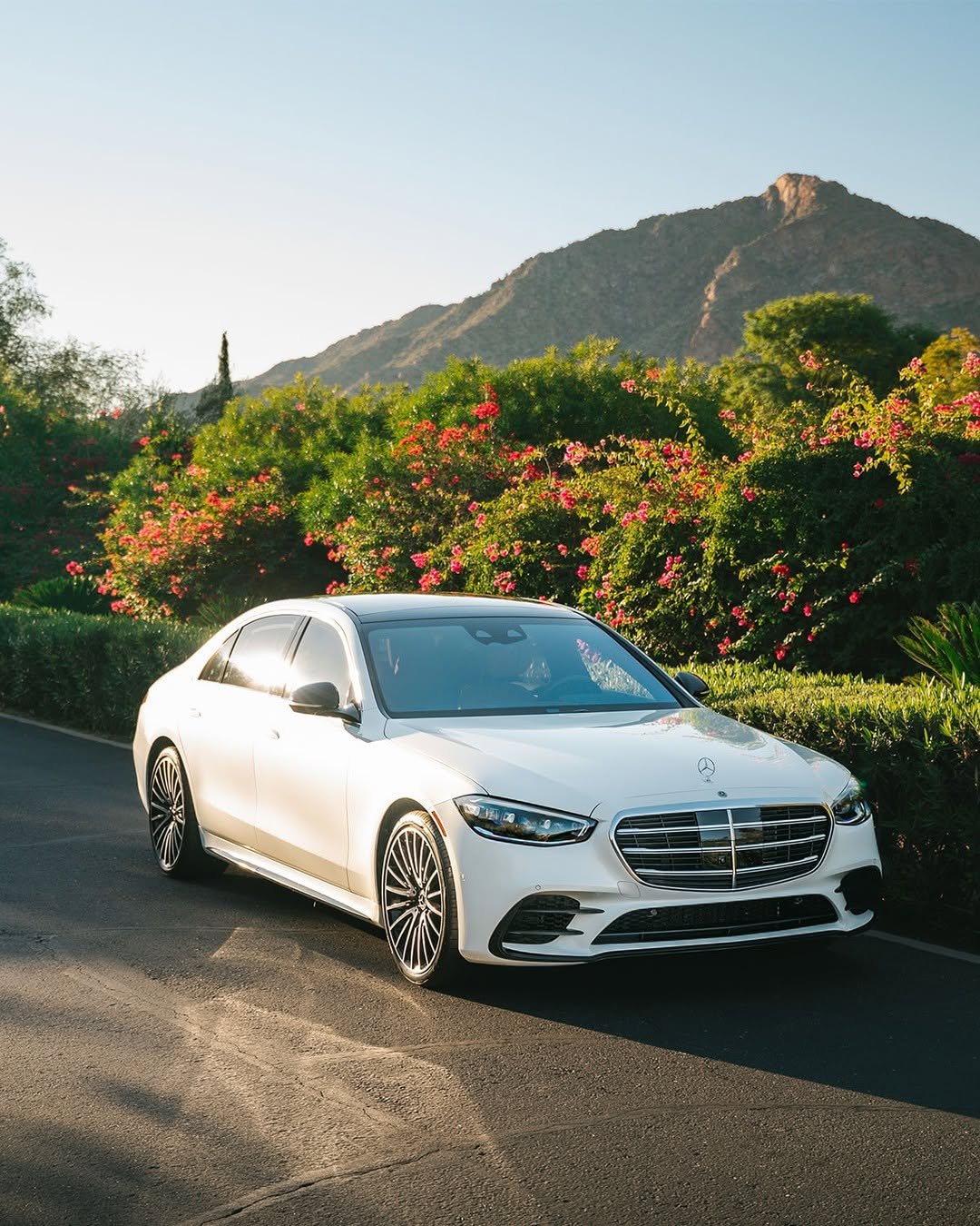 mercedesbenzusa 게시물 이미지: Casually parked in paradise. 

📸:...