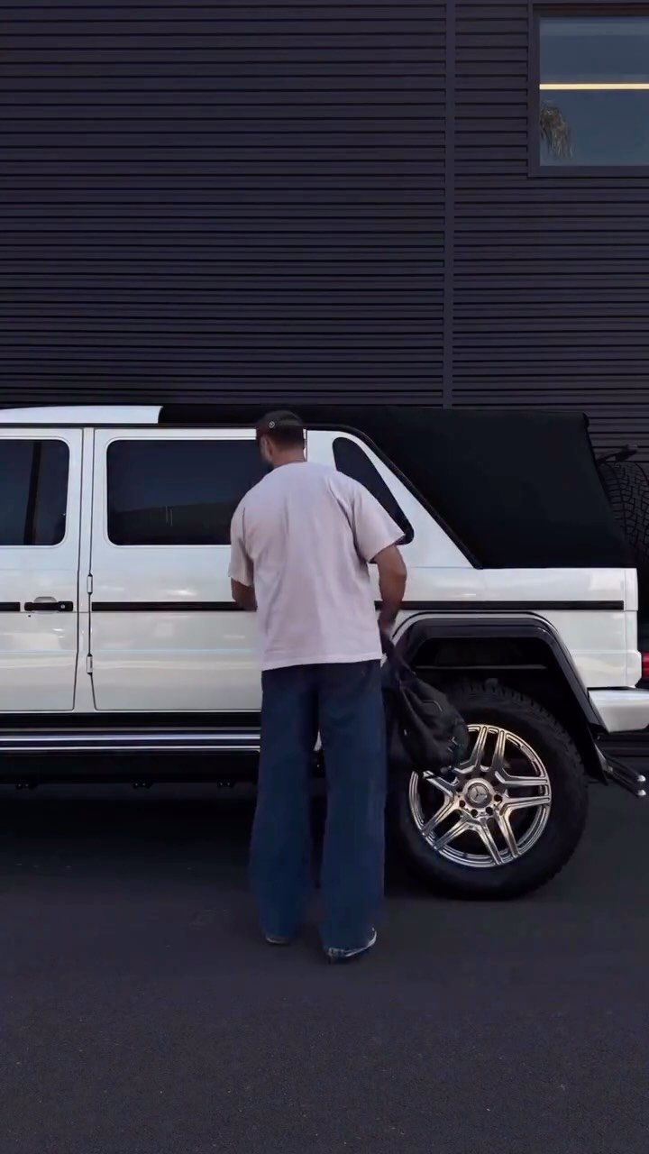 mercedesmaybach 게시물 이미지: With the Mercedes-Maybach G 650 Landaulet, a...