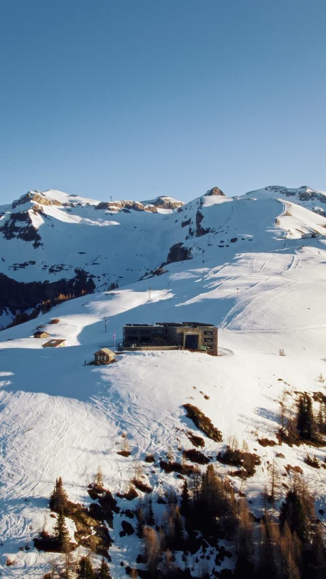 mercedesmaybach 게시물 이미지: Escape the ordinary. Embrace the alpine....